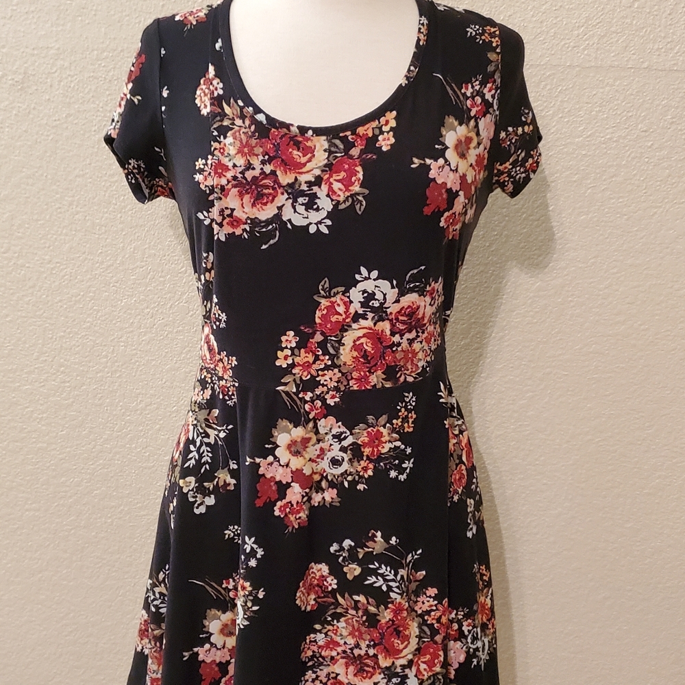 Xhilaration lightweight floral dress